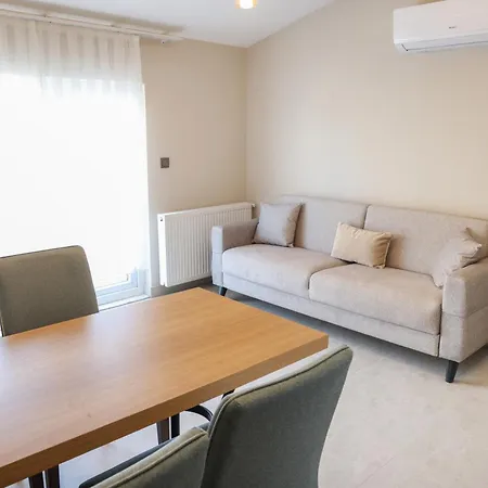 Livia Aparthotel 3*